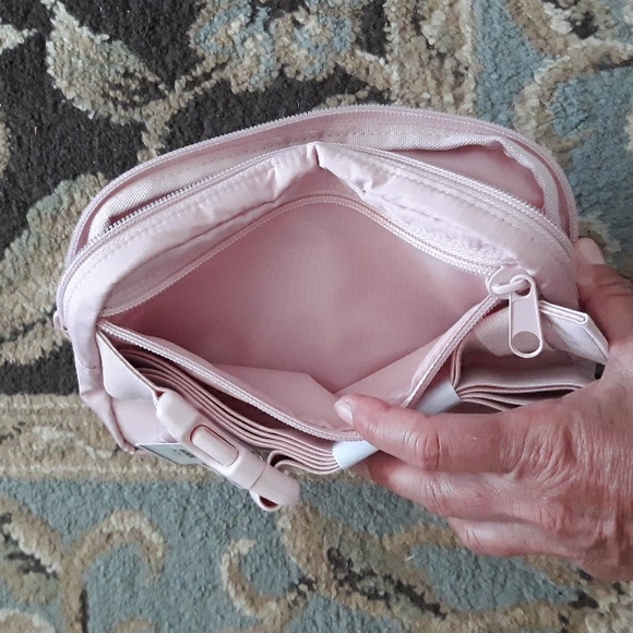 3x*Host Pick*Pink VS cute fanny pack - Picture 11 of 16